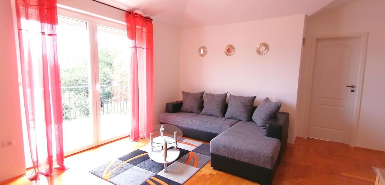 Apartment Cindy Lovran Bagian luar foto