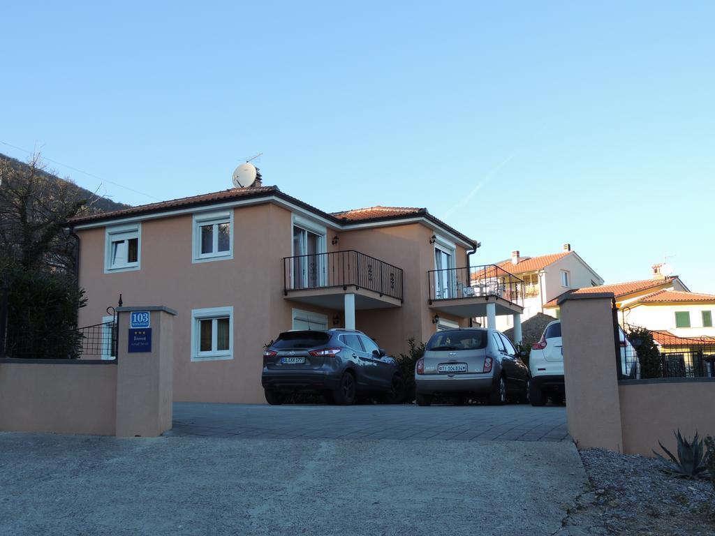 Apartment Cindy Lovran Bagian luar foto