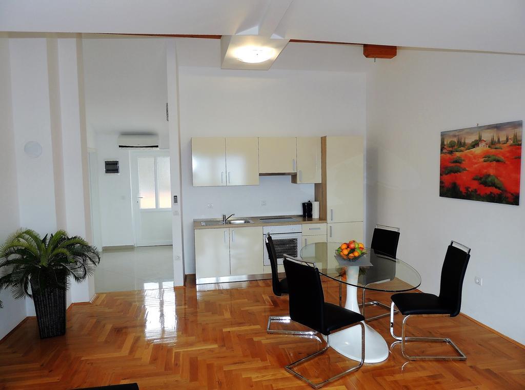 Apartment Cindy Lovran Bagian luar foto