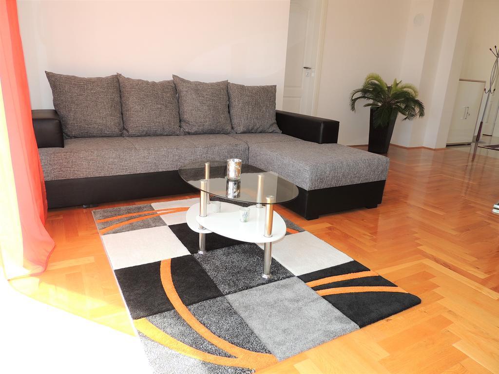 Apartment Cindy Lovran Bagian luar foto