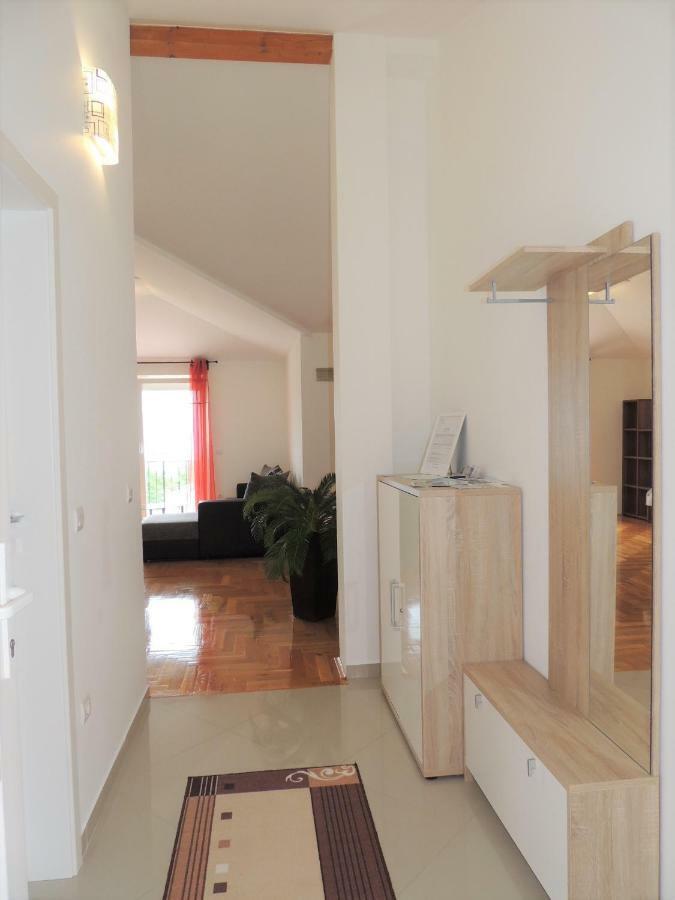 Apartment Cindy Lovran Bagian luar foto