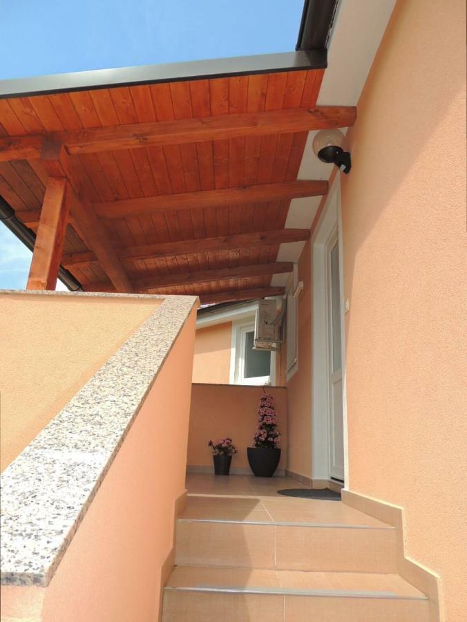 Apartment Cindy Lovran Bagian luar foto